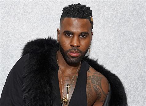 Jason Derulo leaves server large enough tip to cover college semester